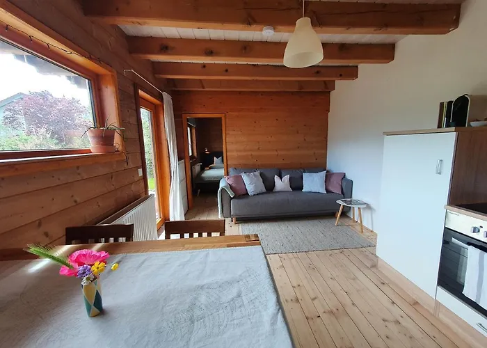 Helle Und Idyllische 2 Zimmer Wohnung Am Rande Von Berlin
